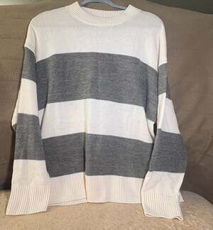 Divided H&M Striped Crewneck Sweater Size L White Gray Knit Pullover